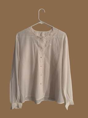 Vintage 80s white blouse with floral embroidery and...